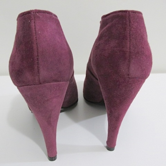 Vintage Charles Jourdan Fuchsia Suede Ankle Boots, NWOT, Size 6.5 - Picture 4 of 10